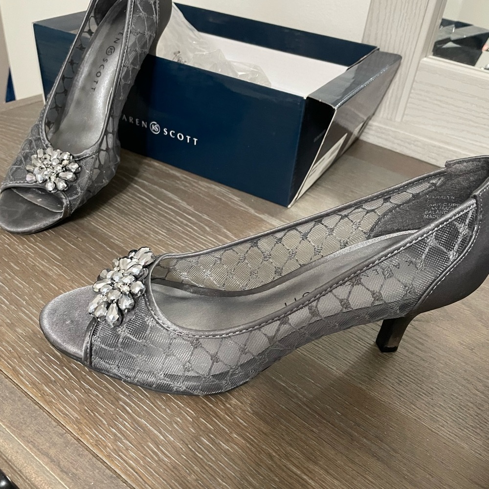 Dress shoes